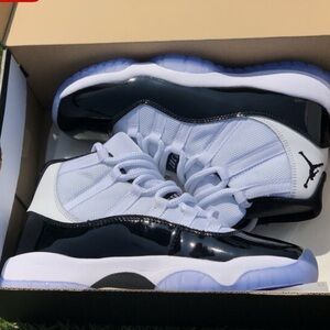 Jordan Sneakers Black and White